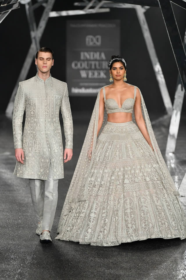 Falguni-and-Shane-Peacock-Luxury-dresses-2019