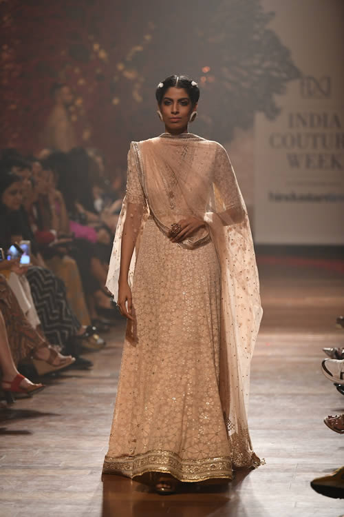 Fashion-designer-Tarun-Tahiliani-evening-wear-dresses