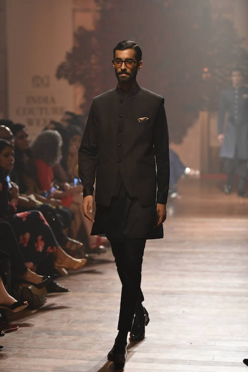 Fashion-designer-Tarun-Tahiliani-formals