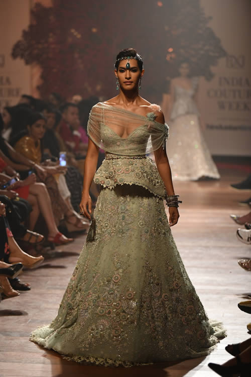 Tarun-Tahiliani-latest-dresses-collection