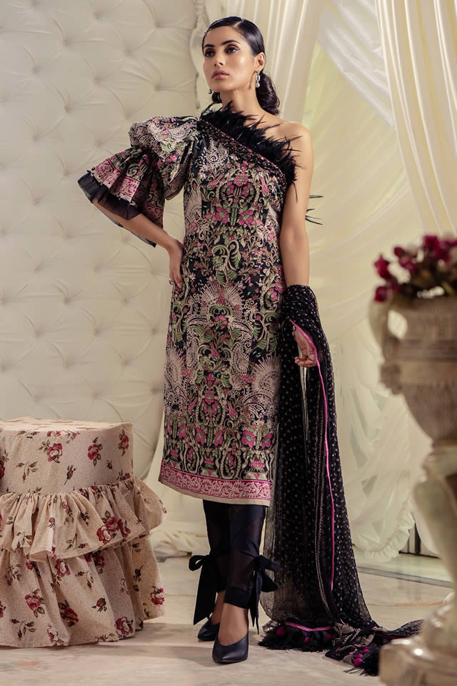 alkaram-studio-lyrique-3-piece-printed-suit-with-chiffon-dupatta