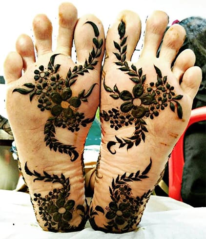 mehndi-on-bottom-of-the-foot