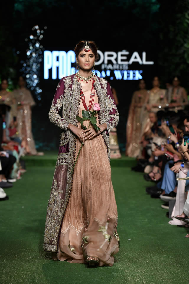 saira-shakira-bridal-dresses-collection-at-pfdc-2019-