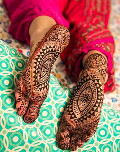 sole-of-foot-mehndi