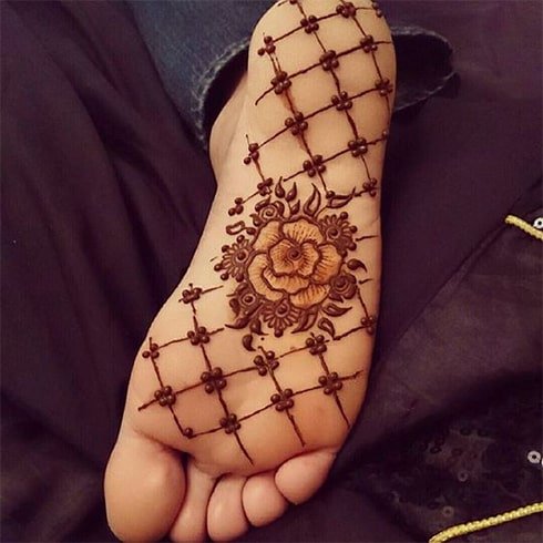 soles-of-feet-henna-designs
