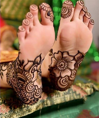soles-of-feet-mehndi-designs