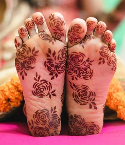 under-feet-mehndi