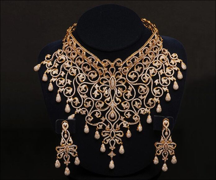 Diamond-Studded-Gold-Set