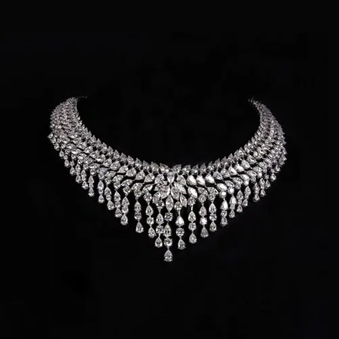 necklace-with-drop-diamonds