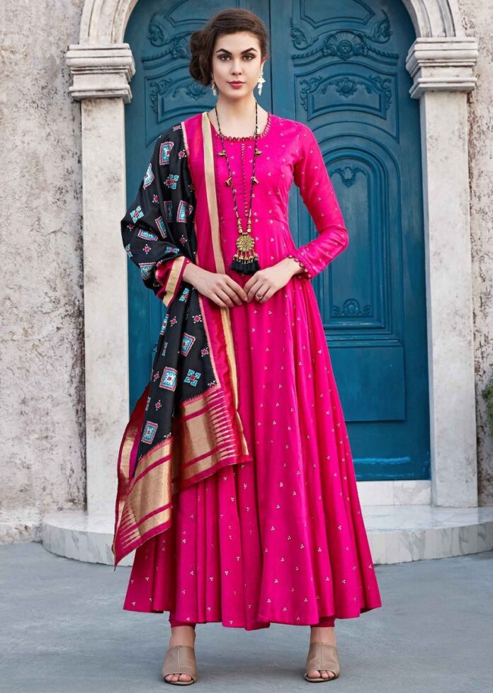 pink-anarkali-suit-with-black-silk-dupatta