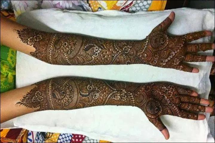 Intricate-Artwork-Rajasthani-Bridal-Mehndi-Designs.jpg