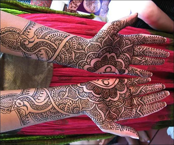 Symmetrical-Pattern-Design-Rajasthani-Bridal-Mehndi-Designs.jpg