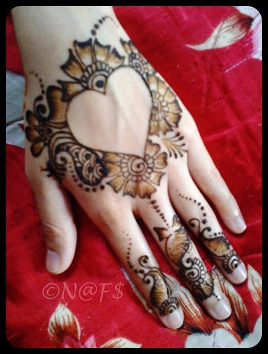 Simple-Mehndi-Designs-For-Girls