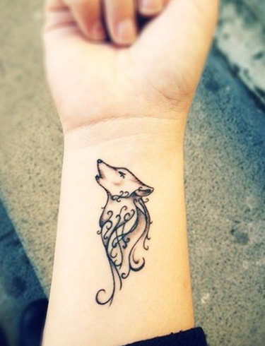 tattoos-for-girls-on-hand-with-wolfy