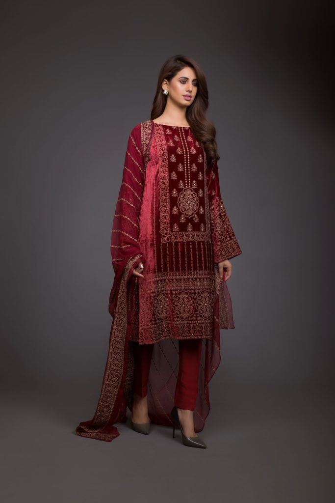 Bareeze-Luxury-Winter-Embroidered-Dresses-Shawls-Designs-3
