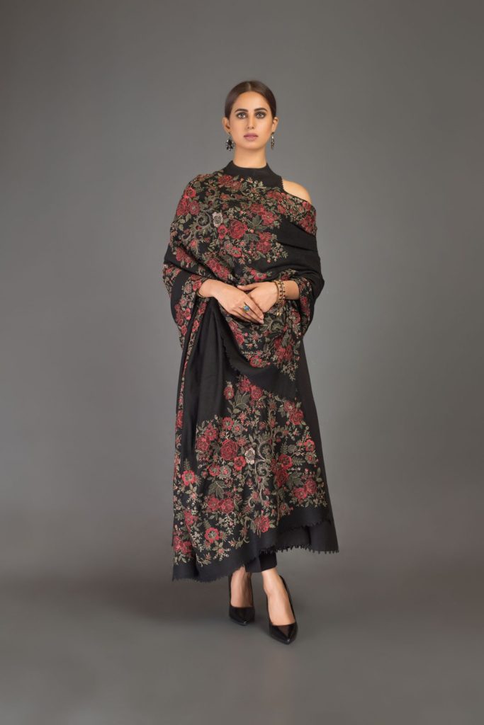 Bareeze-Luxury-Winter-Embroidered-Dresses-Shawls-Designs-7
