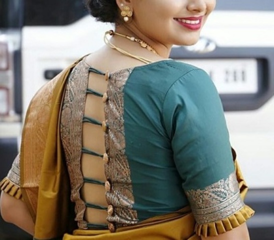 high-neck-blouse-designs-for-cotton-sarees