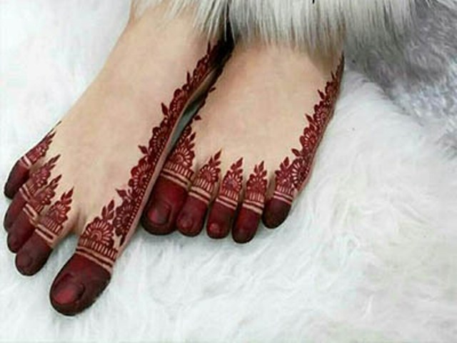indian-mehndi-designs-for-feet