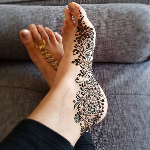 mehndi-designs-for-foot-and-legs