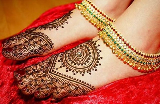 mehndi-designs-for-foot