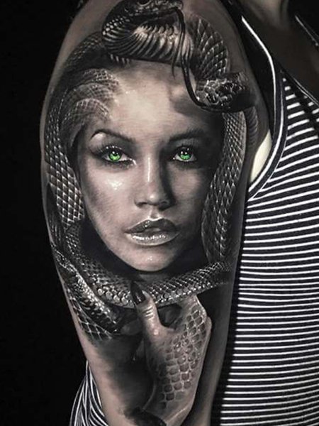 Realistic-Medusa-Tattoo-design