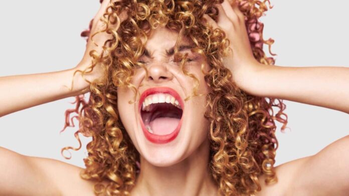 How To Stop Curly Hair From Frizzing